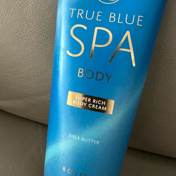 NEW BATH & BODY WORKS TRUE BLUE SPA SUPER RICH BODY CREAM WITH GIFT BAG & BOW - Picture 3 of 5